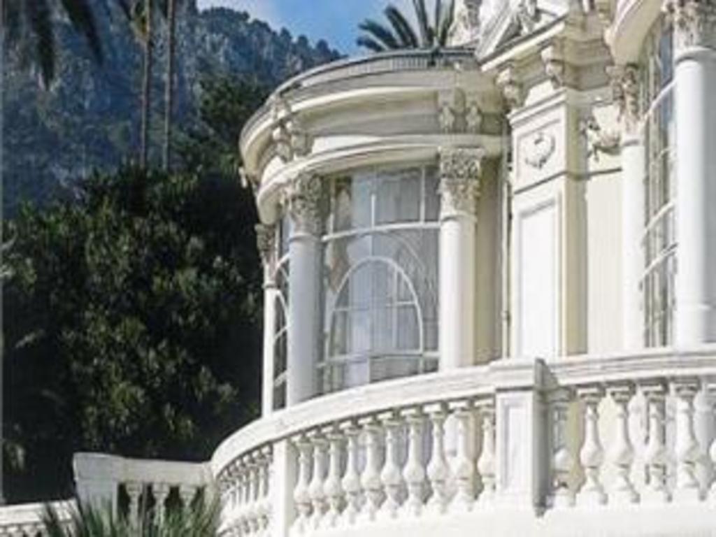 5 Dreamy Nice Stays for Your Next Riviera Escape ­^_^