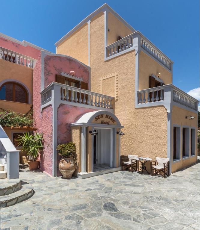 4 Dreamy Santorini Stays You’ll Obsess Over! ✨