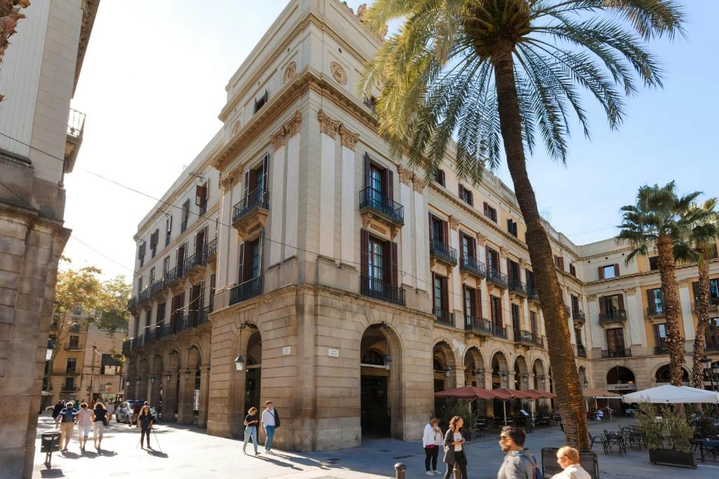 Barcelona’s 5 Chic Hotels: Your Next Insta-Escape