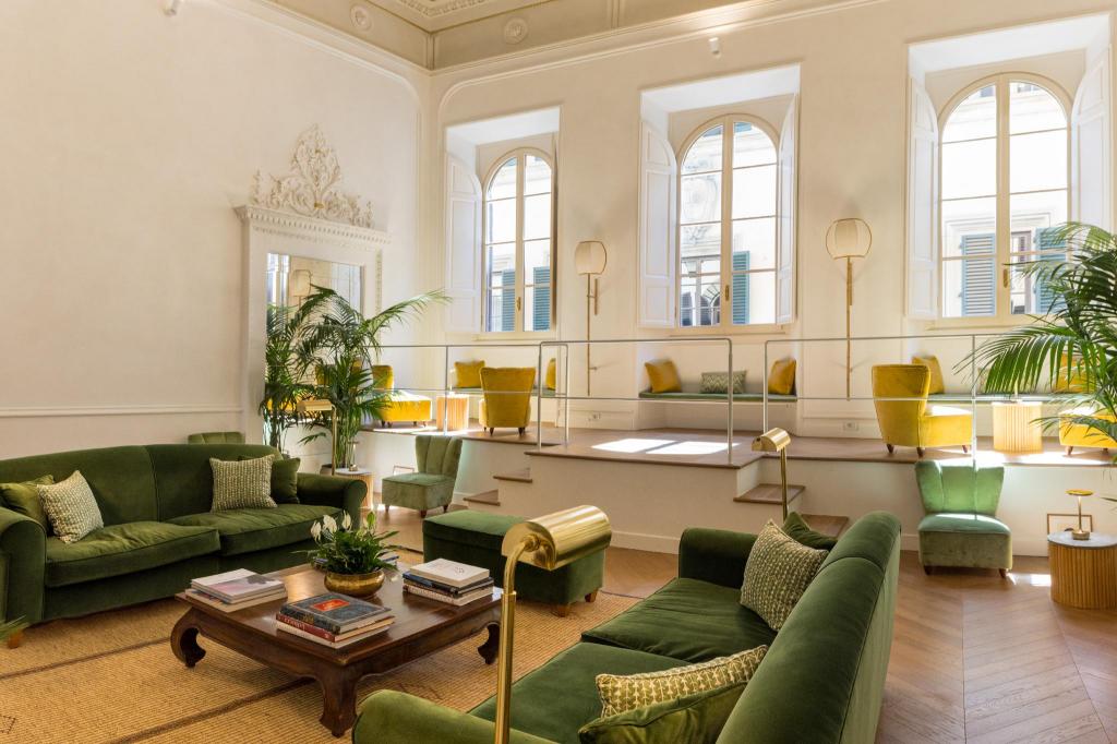 Florence’s 4 Luxe Stays: Your Insta-Worthy Escape! ^.^