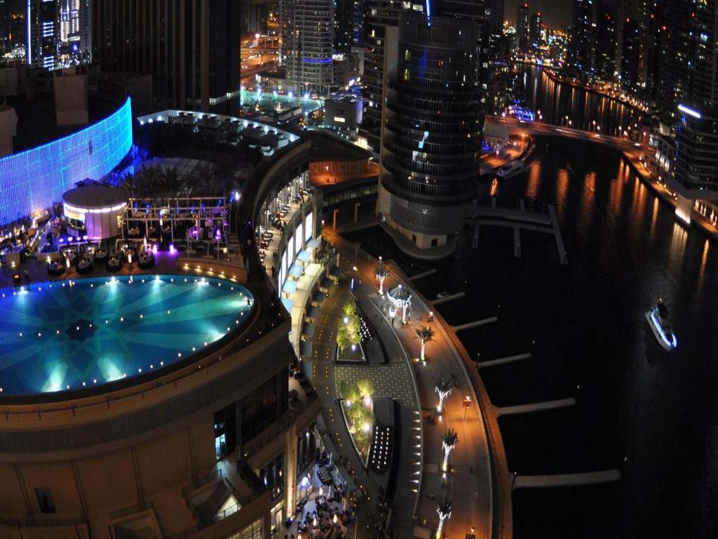Dubai Marina: 6 Luxe Stays for Your Insta-Perfect Getaway!